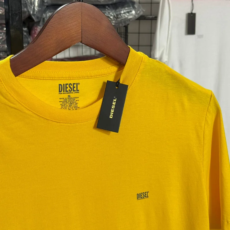 Camiseta Basica Diesel Minimalista cor Amarela — imagem 1 de 1