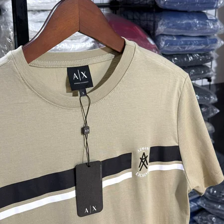 Camiseta Estampada Armani Exchange cor Bege — imagem 1 de 1
