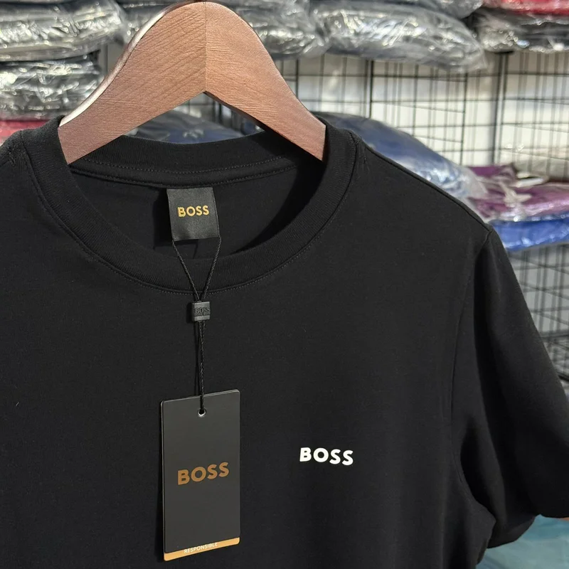 Camiseta Basica Hugo Boss cor Preta — imagem 1 de 1