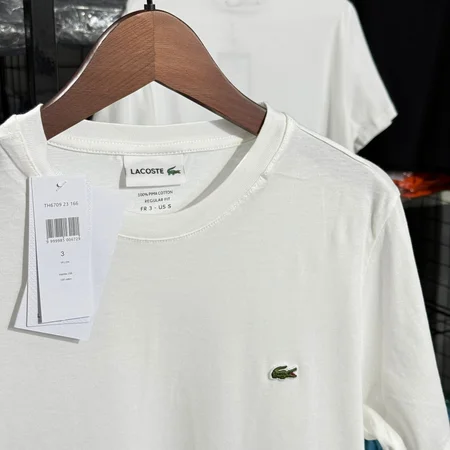 Camiseta Basica Lacoste cor branca — imagem 1 de 3