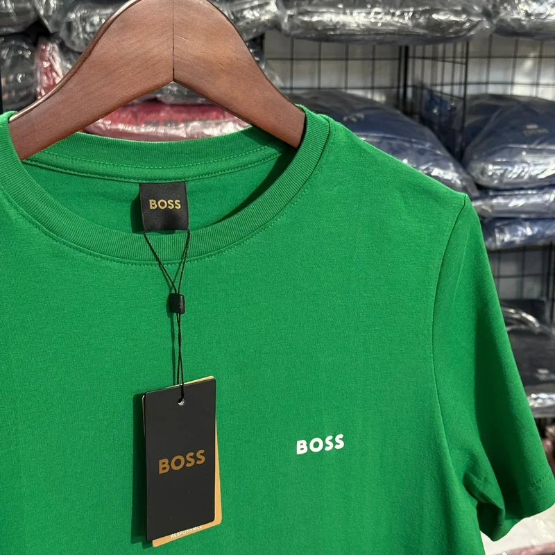 Camiseta Basica Hugo Boss cor Verde Bandeira — imagem 1 de 1