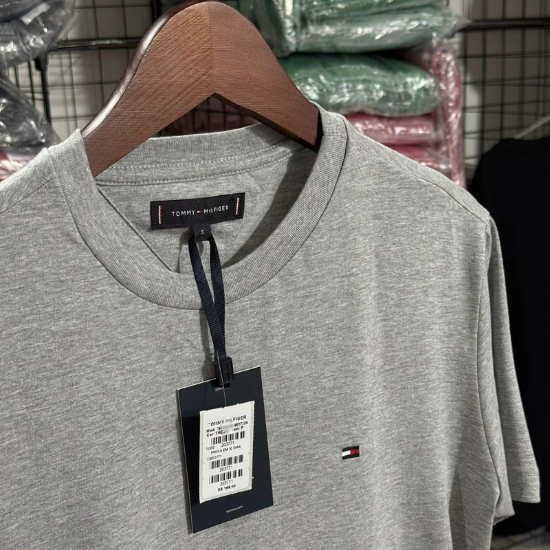 Camiseta Basica Tommy Hilfiger cor Cinza Mescla — imagem 1 de 1