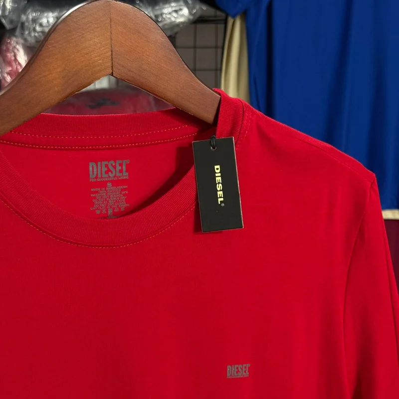Camiseta Basica Diesel Minimalista cor Vermelho — imagem 1 de 1
