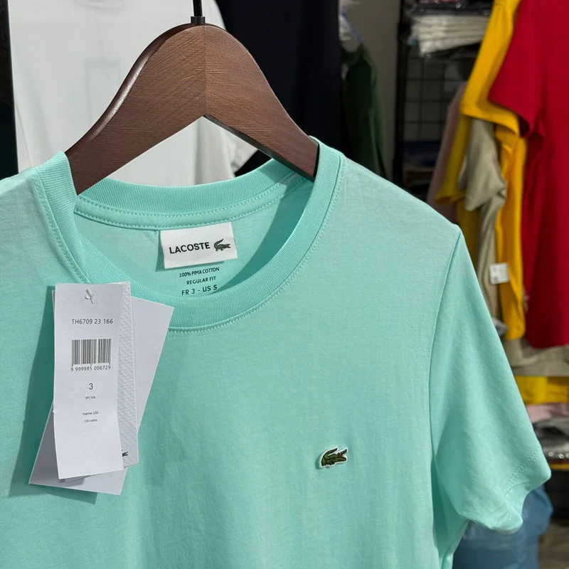 Camiseta Basica Lacoste cor verde menta — imagem 1 de 1