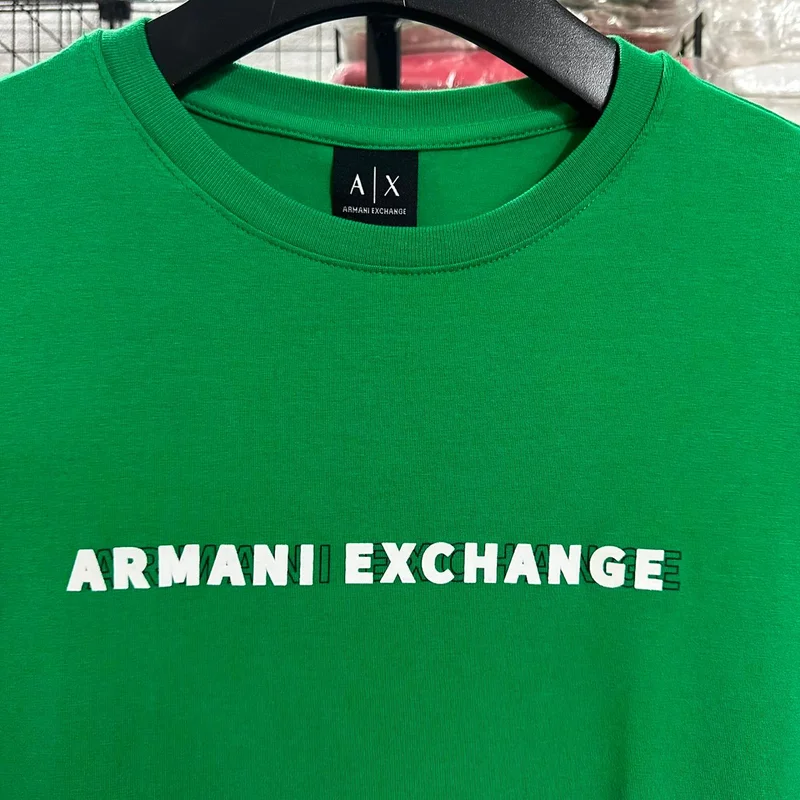 Camiseta Estampada Armani Exchange cor Verde Bandeira — imagem 1 de 1