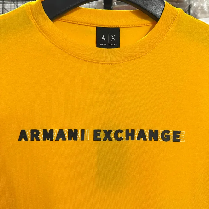 Camiseta Estampada Armani Exchange cor Amarela — imagem 1 de 1