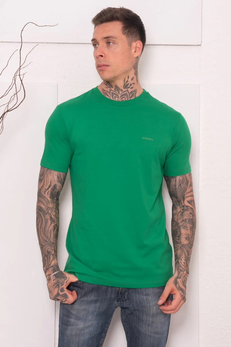 Camiseta Basica Diesel monocromatica cor Verde Bandeira — imagem 1 de 2